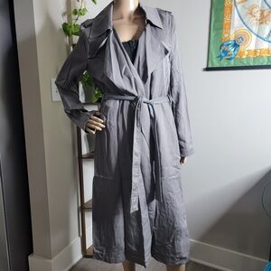 SALE🎉 Long trench coat with belt Size Medium